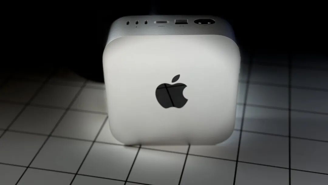 Mac mini 实物图：科技感产品近景
