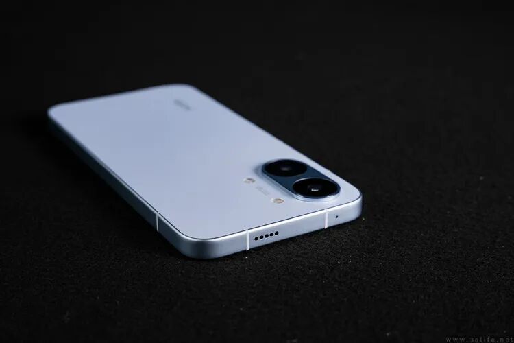 REDMI Turbo 5 Max 浅蓝色机身侧面