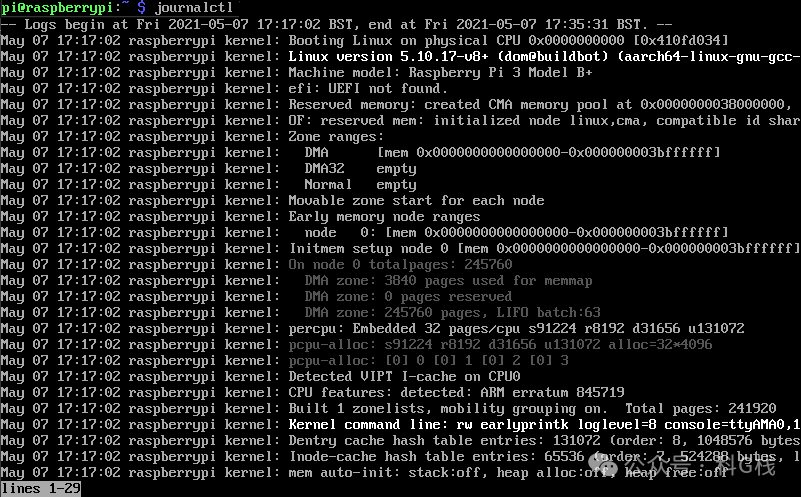 终端中journalctl命令的输出，显示系统日志，包含启动信息