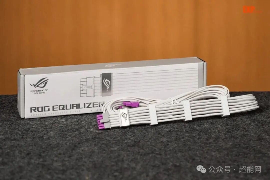 ROG EQ显卡模组线包装及线缆展示