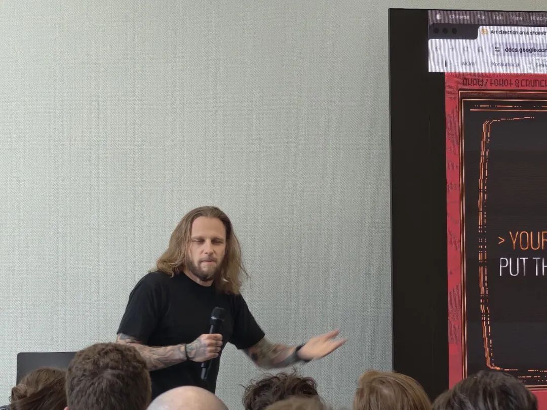 Patrick在gamescom dev现场演讲