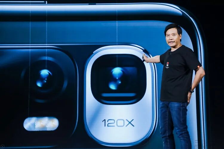发布会屏幕展示120X变焦标识
