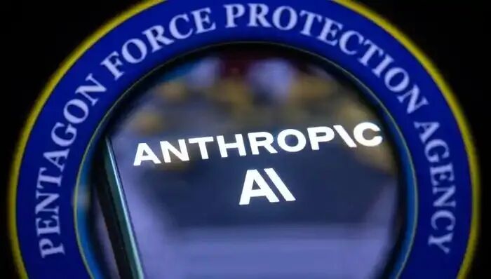 被“放大镜”观察的Anthropic标识梗图