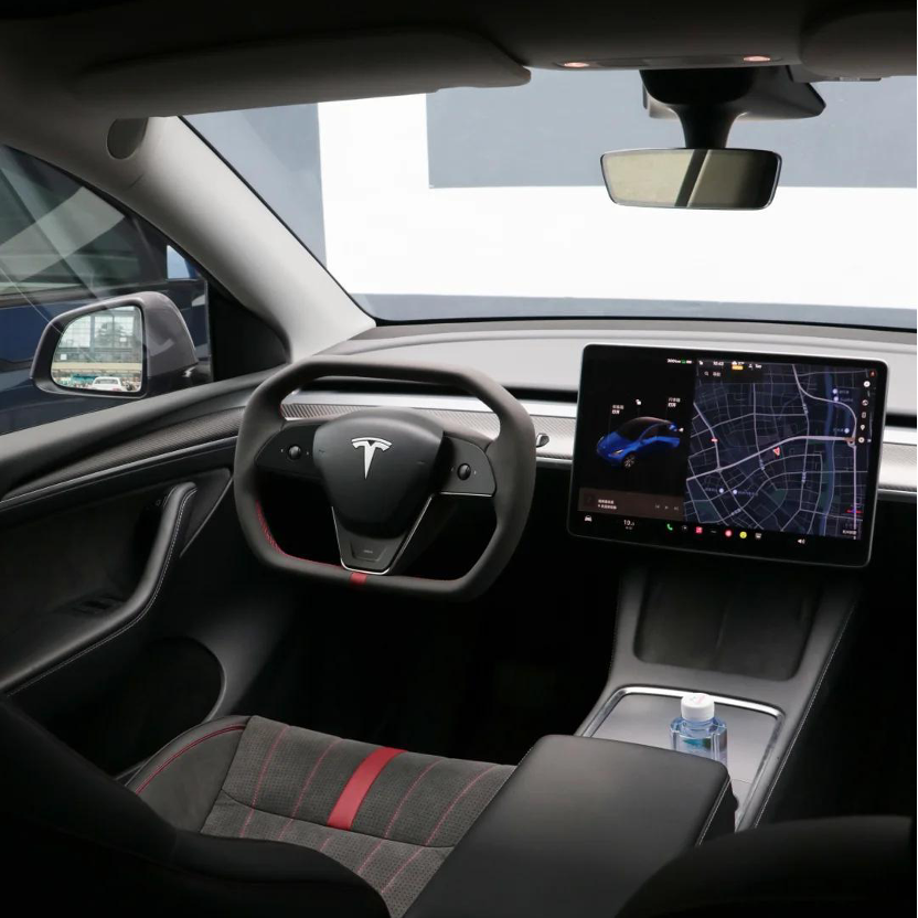 特斯拉内饰与中控屏幕