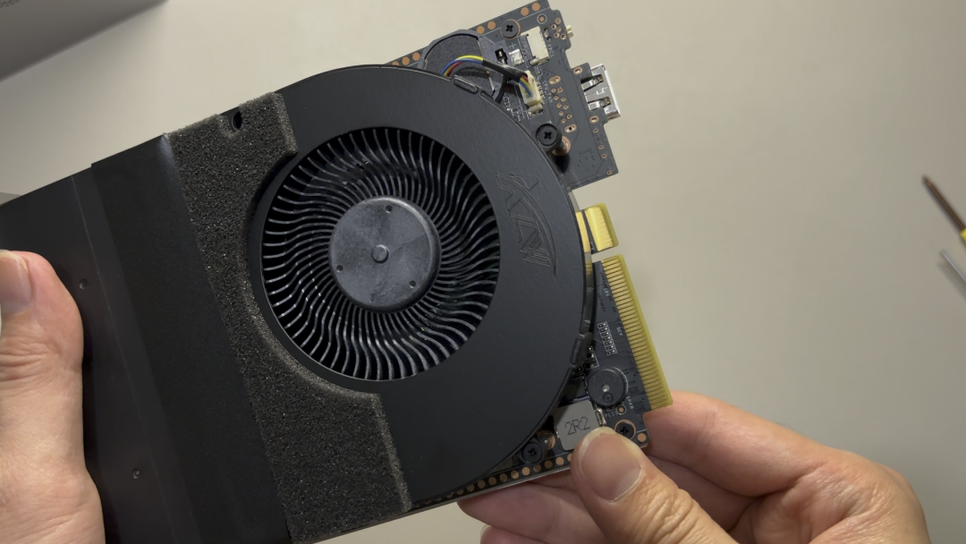 显卡散热风扇特写