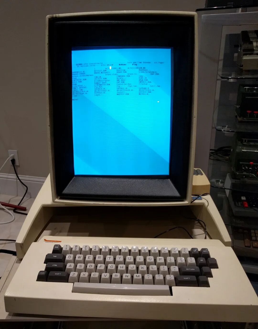 MS-DOS老式电脑一体机蓝屏命令行界面
