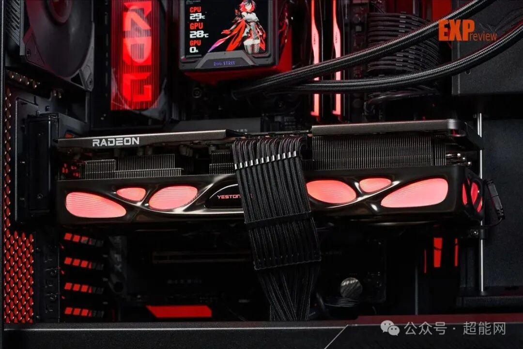 运行AI应用时，显卡与系统监控信息显示