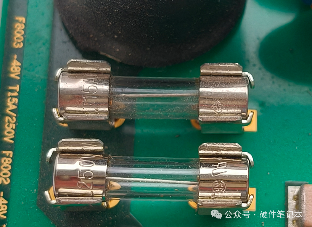 15A/250V保险管特写