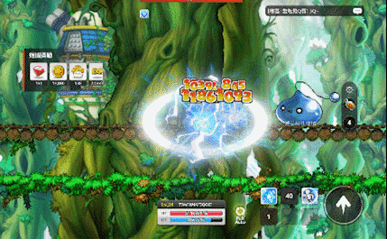 角色在森林场景中进行手操战斗