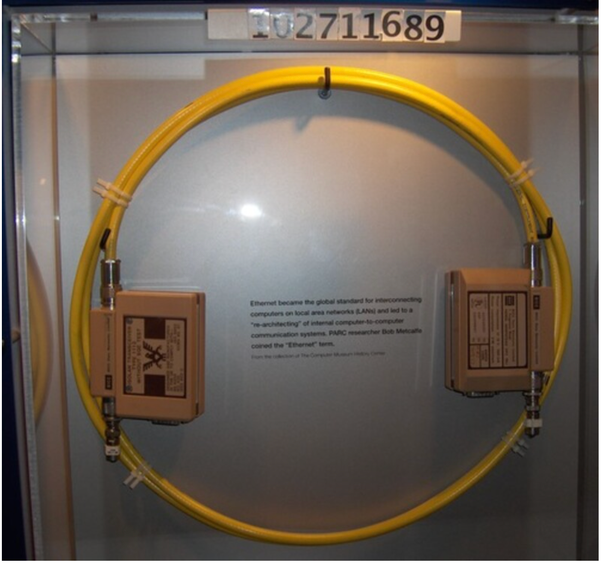 早期以太网设备与10BASE5黄粗线展示