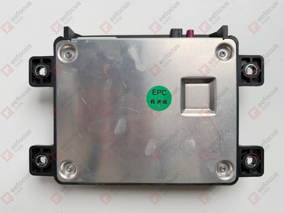 小米SU7 T-BOX车联网模块外观