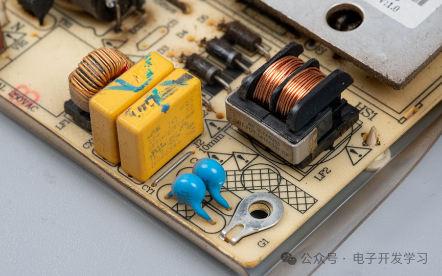 EMI 滤波电路细节