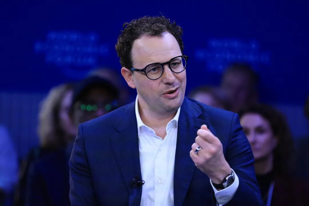 Anthropic CEO Dario Amodei在达沃斯发表观点