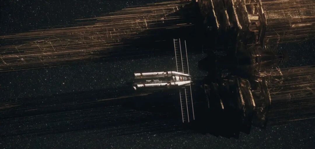 太空中的白色航天器与空间站