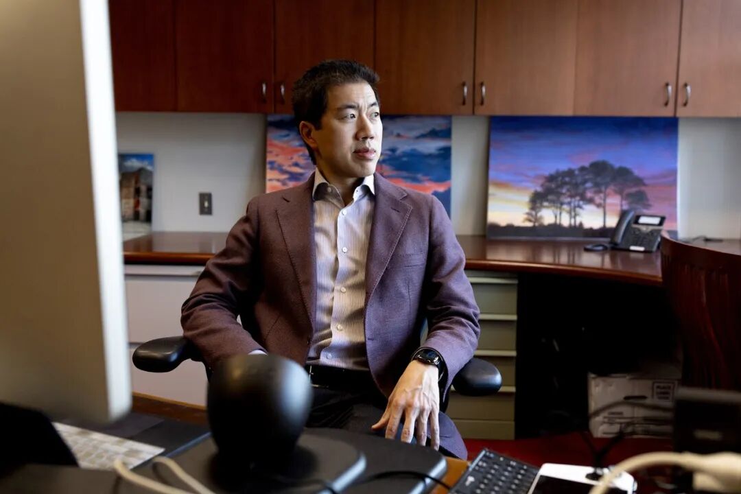 刘如谦在哈佛大学办公室工作照