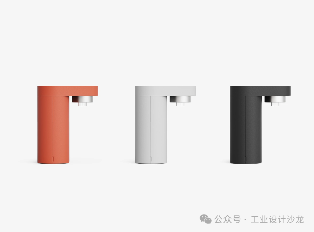 三种不同颜色（橙、灰、黑）的现代简约风格水龙头设计