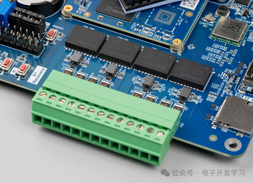 按键与通信端子