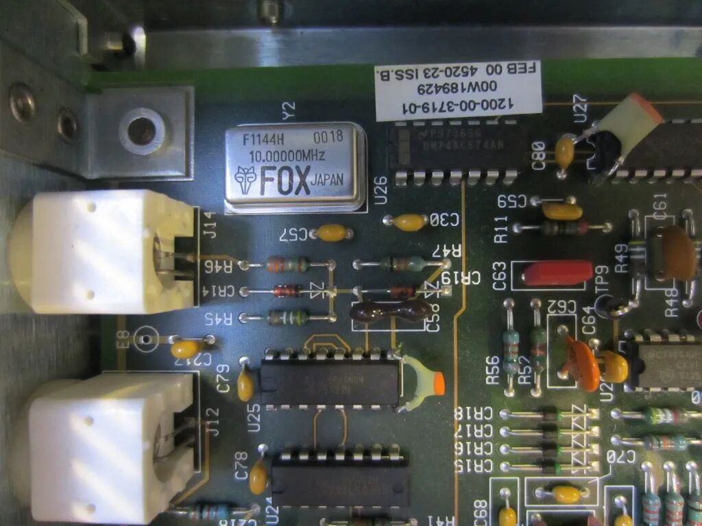 Wavetek 395 主时钟晶振区域