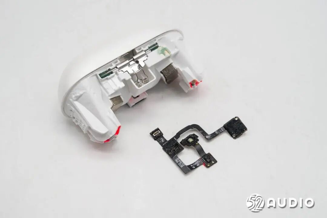 取下连接座舱的排线