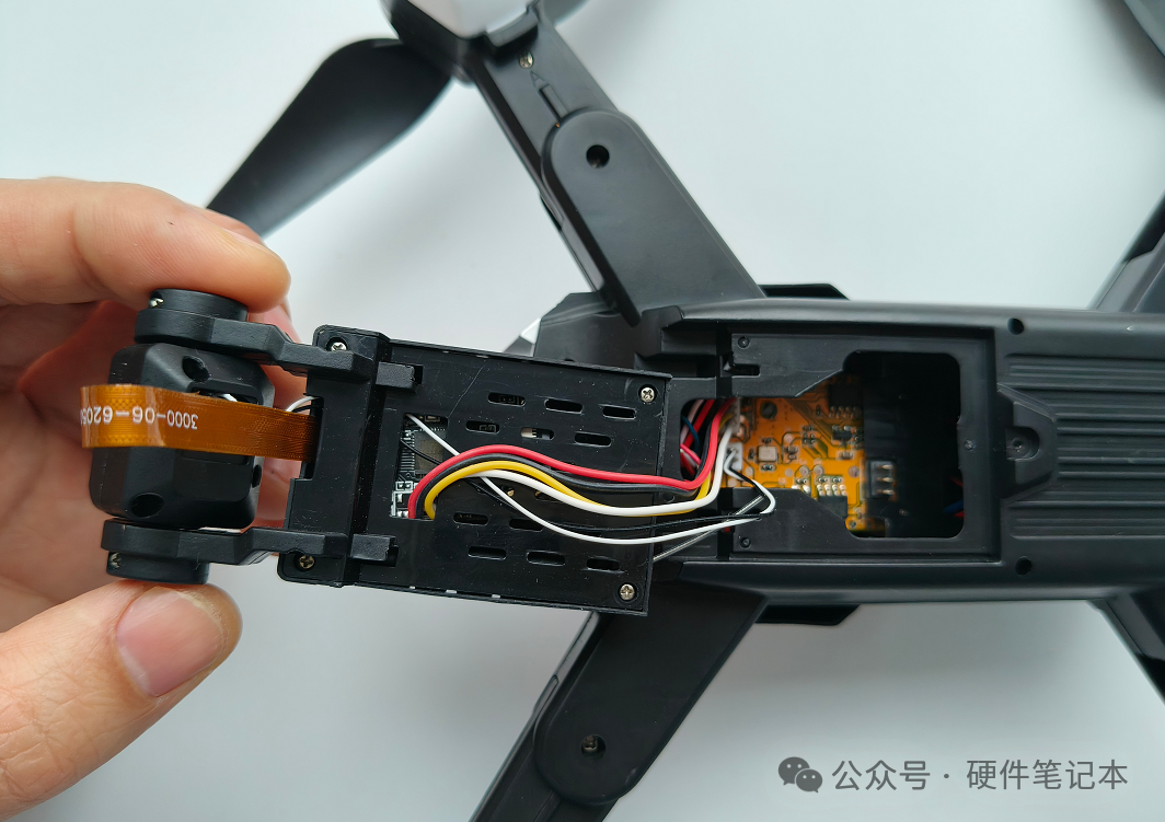 无人机内部连接线缆