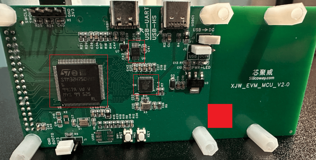 评估板底板搭载的STM32H750VIT主控芯片