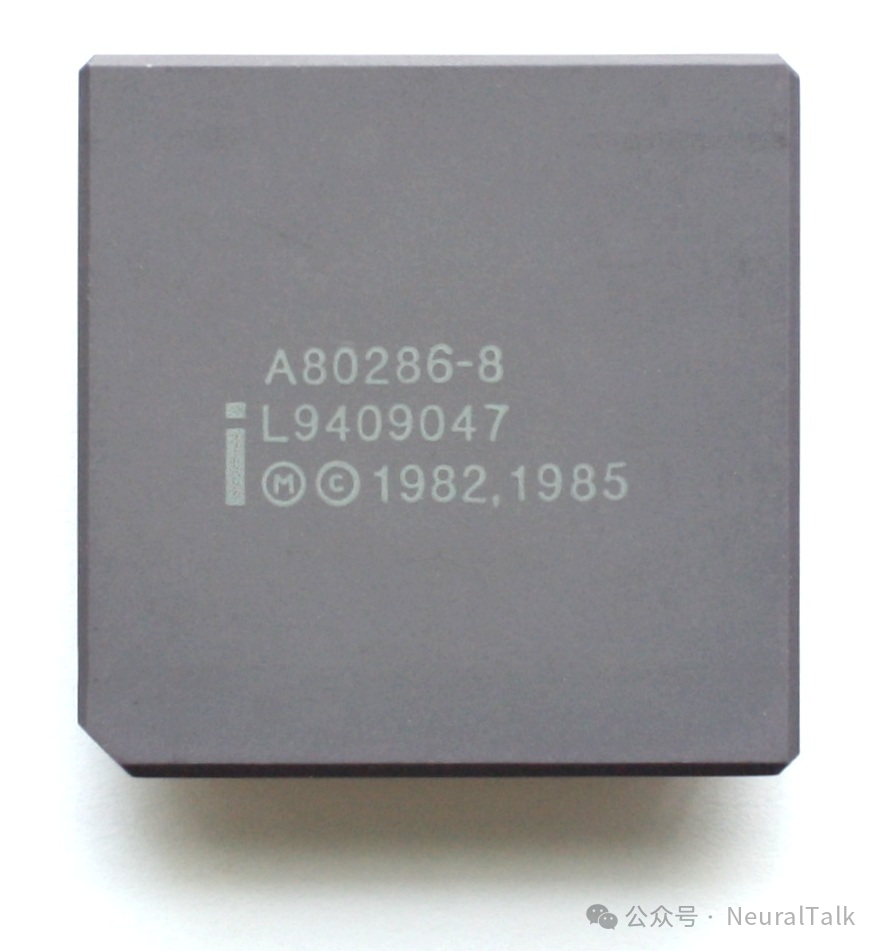 Intel 80286芯片实物图