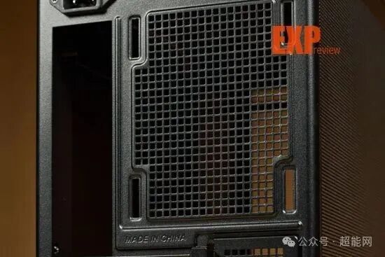 机箱内部CPU散热器限高空间展示