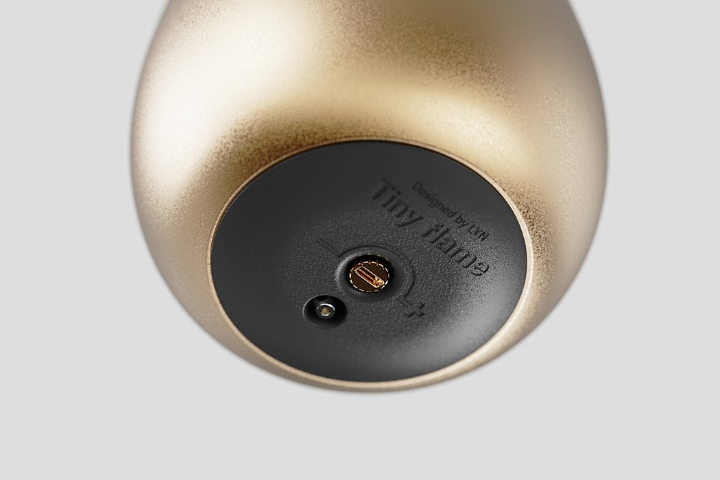 Tiny flame打火机底部特写