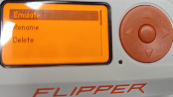 Flipper Zero信号文件操作菜单：Emulate, Rename, Delete