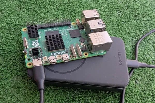 使用充电宝为树莓派供电