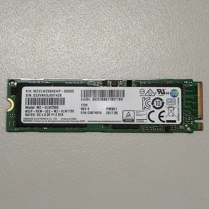 三星NVMe固态硬盘标签特写