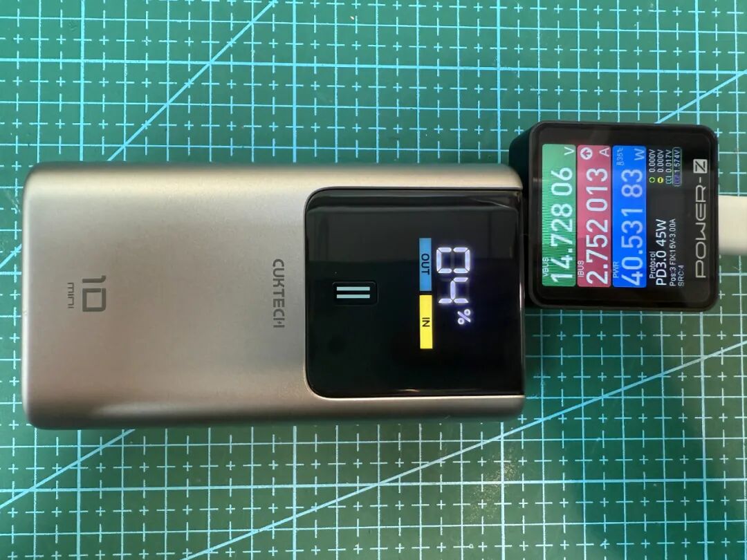 POWER-Z显示C1口充电实际电压电流功率数据