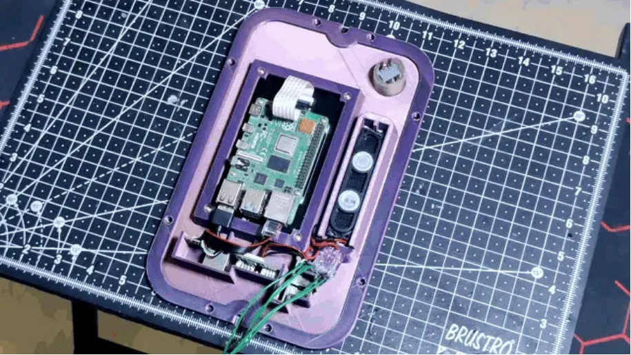 Raspberry Pi 4装入后的内部布局