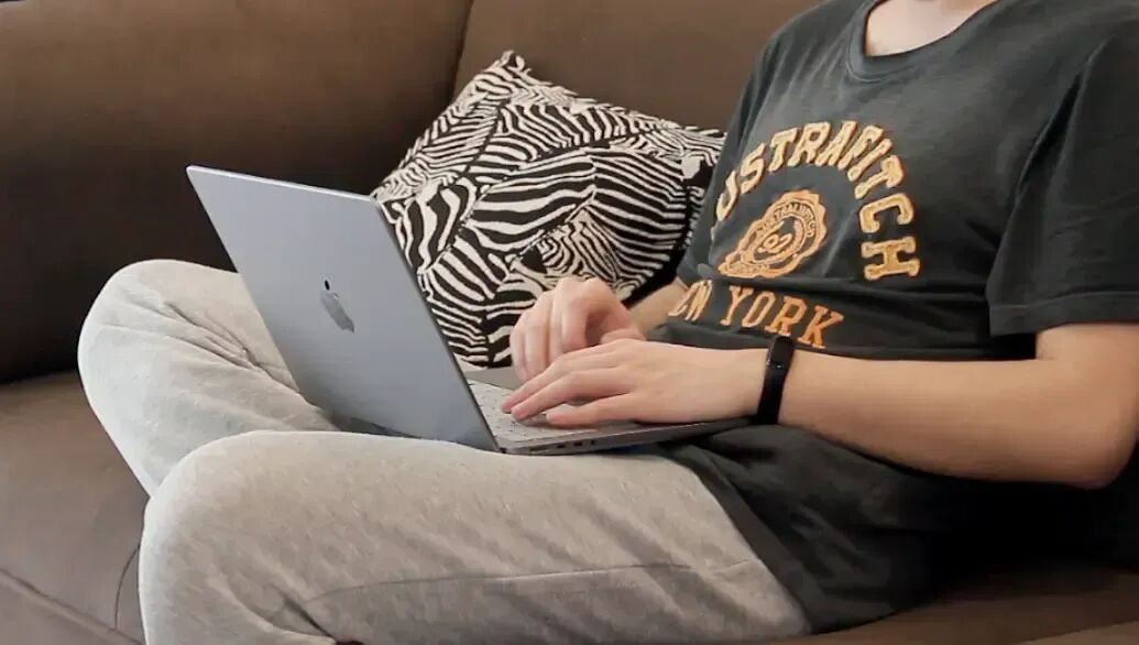 创作者工作场景示意