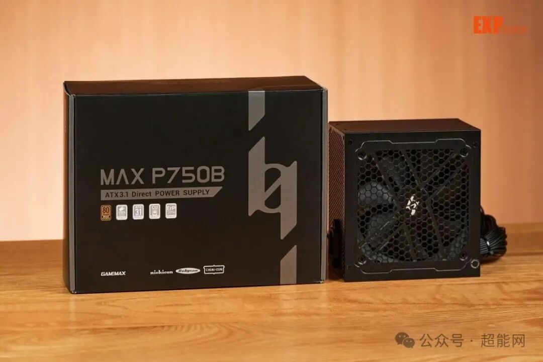 GAMEMAX MAX P750B 电源与包装盒