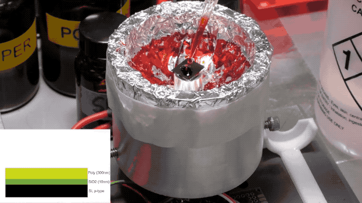 在自制旋涂仪上处理晶圆