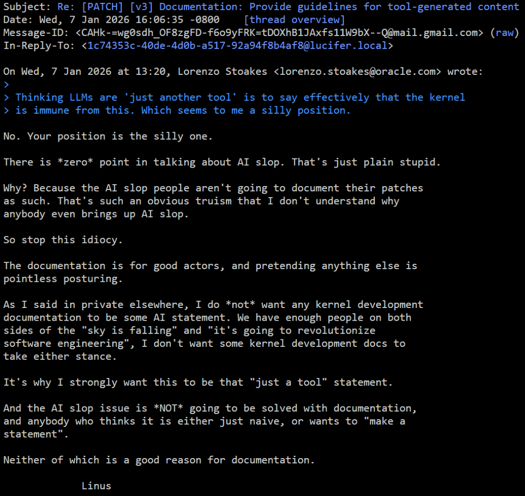 Linus Torvalds回复关于AI生成代码规范的邮件截图