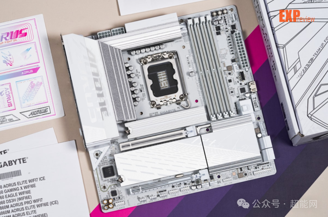 技嘉多款主板产品展示图