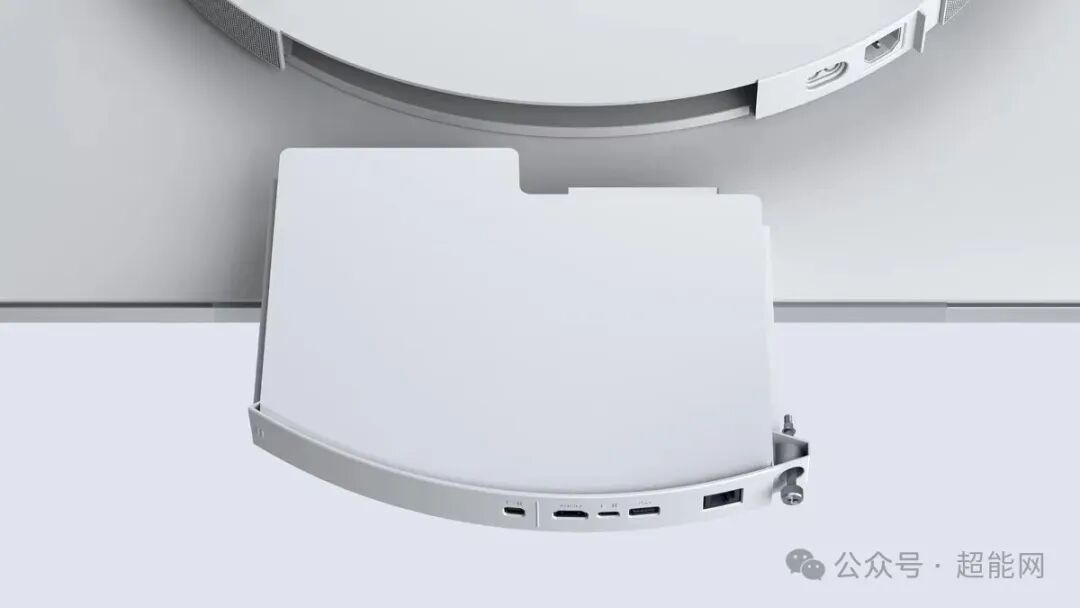 Surface Hub 3 可升级的计算仓硬件接口特写