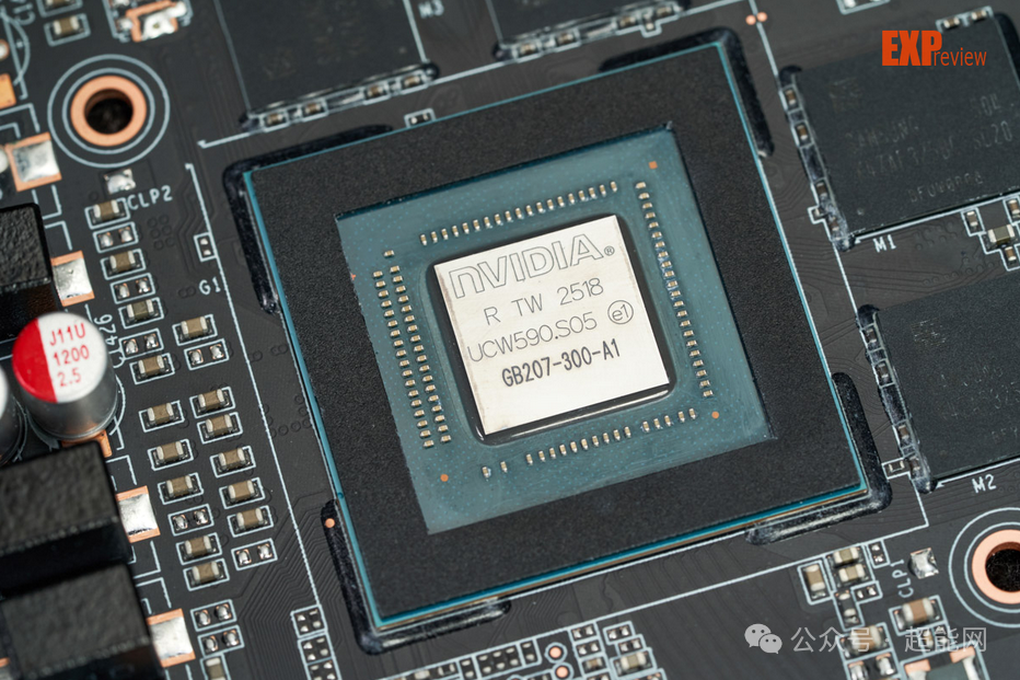 英伟达GB207 GPU芯片特写