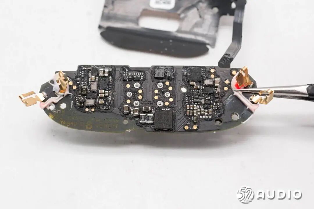 充电盒主板一面电路