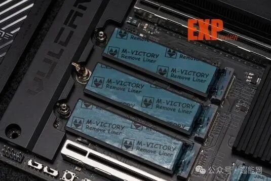 主板M.2插槽保护垫细节