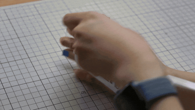 AtomS3R 与 Atomic Echo Base 硬件组装动图