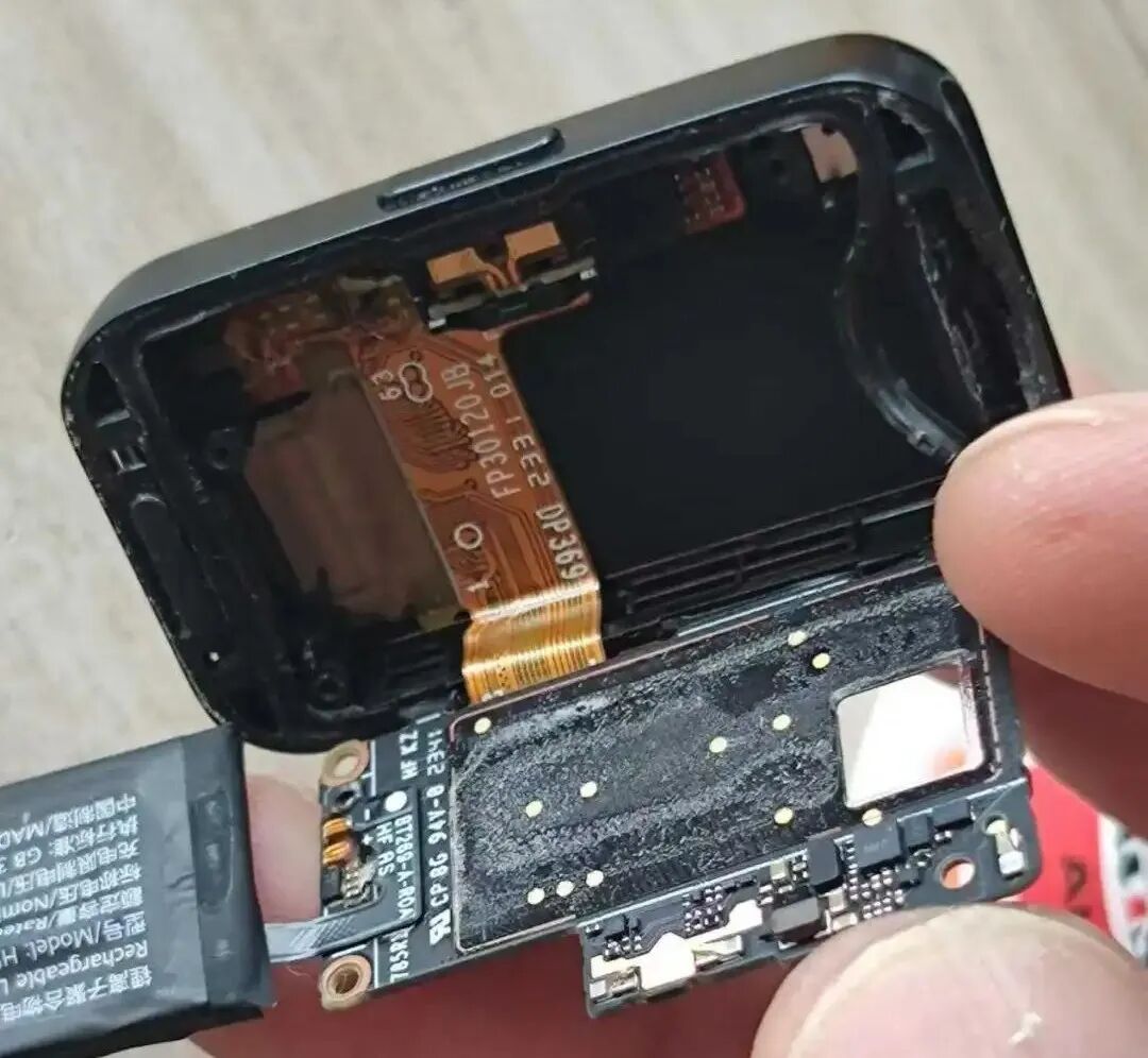 电池仓及传感器模组背面