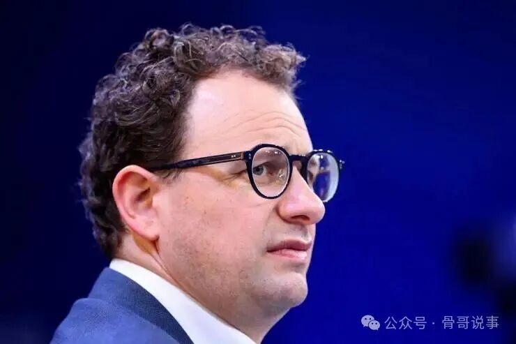 Anthropic 前安全研究负责人 Mrinank Sharma 肖像