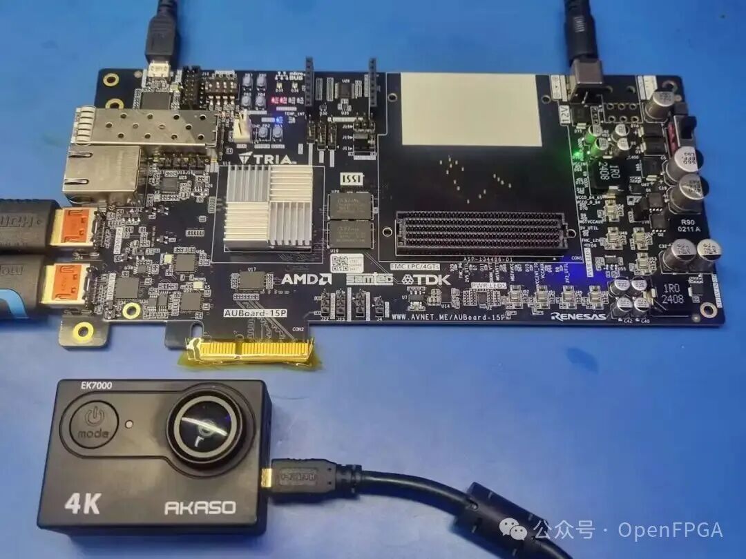开发板与4K采集卡连接实物图