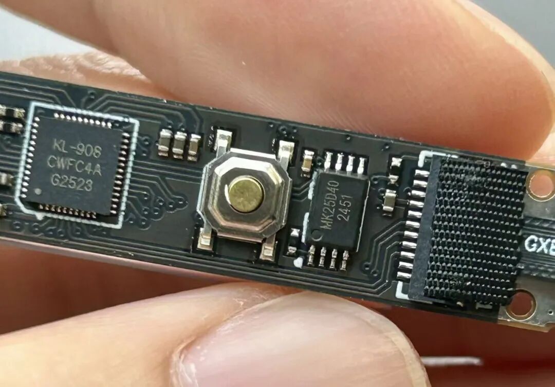 SPI Flash存储芯片特写