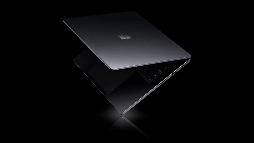基于 RTX Spark 的微软 Surface Laptop Ultra 外观