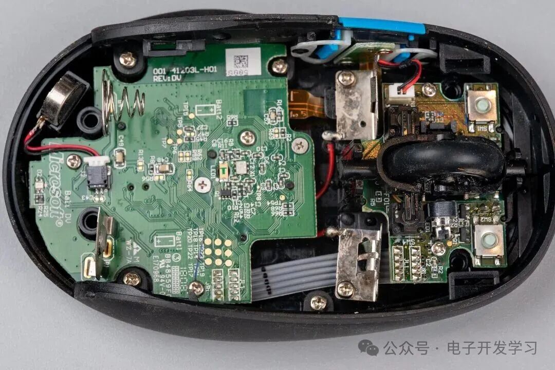 微软无线鼠标内部PCB全貌