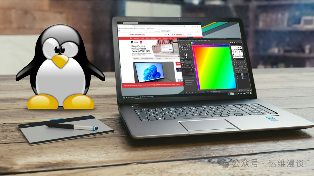 带Linux企鹅Tux的创意工作桌面示意图